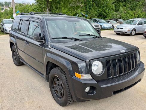 Used 2010 Jeep Patriot Sport FWD image 7