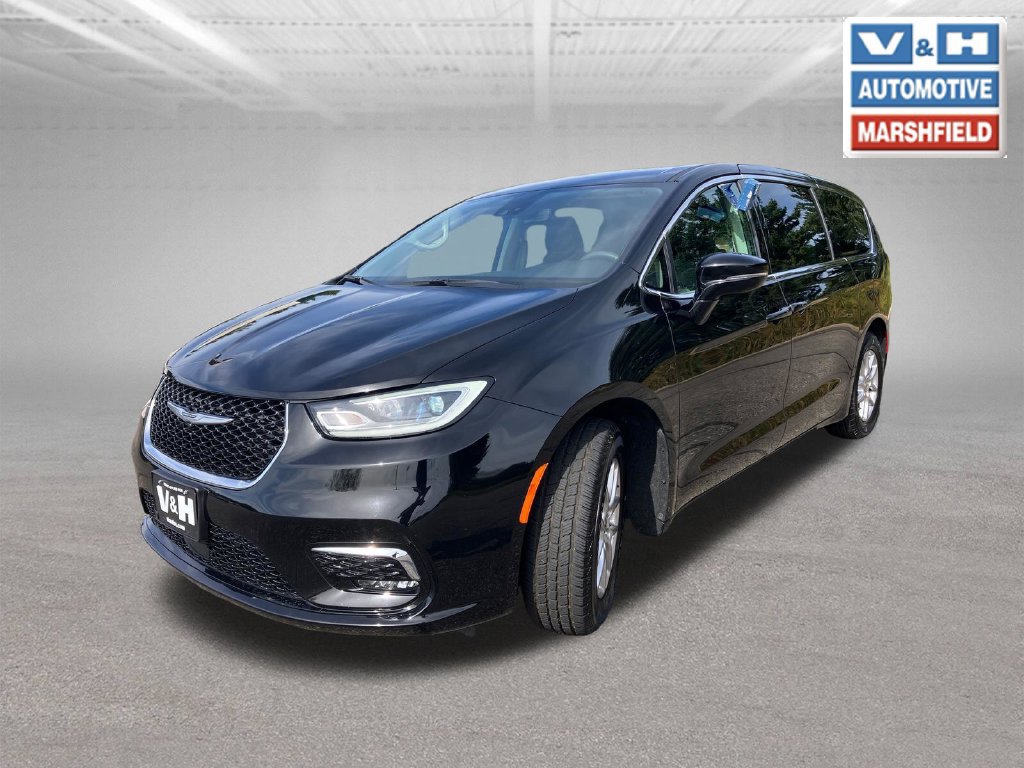 Used 2024 Chrysler Pacifica Touring-L FWD image 30