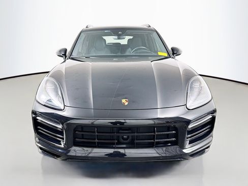 Used 2023 Porsche Cayenne GTS image 2