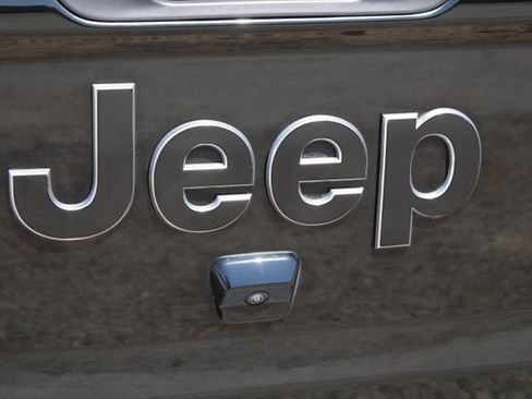 Used 2020 Jeep Gladiator Overland w/ Popular Equipment Package AWD/4WD image 11