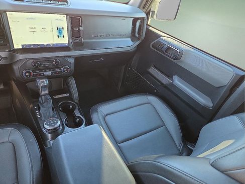 Certified 2023 Ford Bronco Everglades image 12