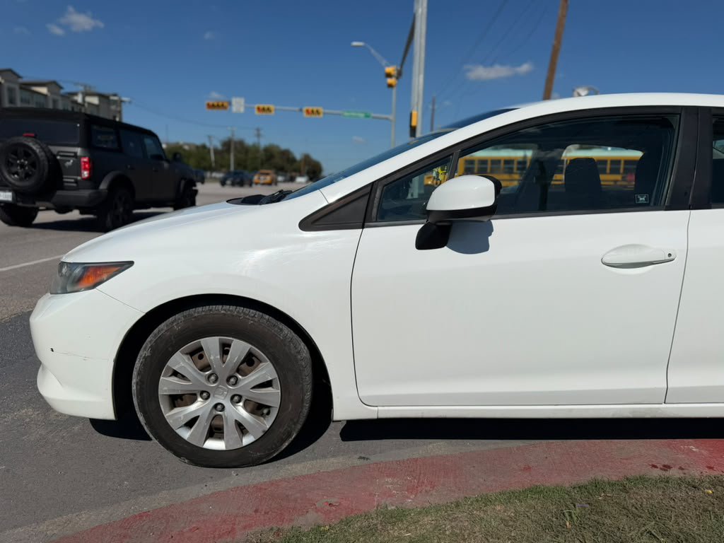 Used 2012 Honda Civic LX image 4