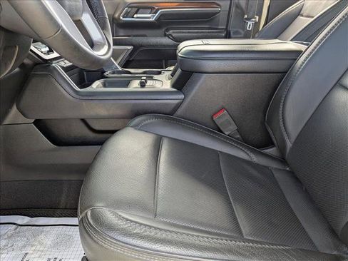 Used 2024 GMC Sierra 3500 Denali w/ Denali Reserve Package image 16