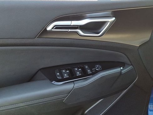 Certified 2025 Kia Sportage EX image 11