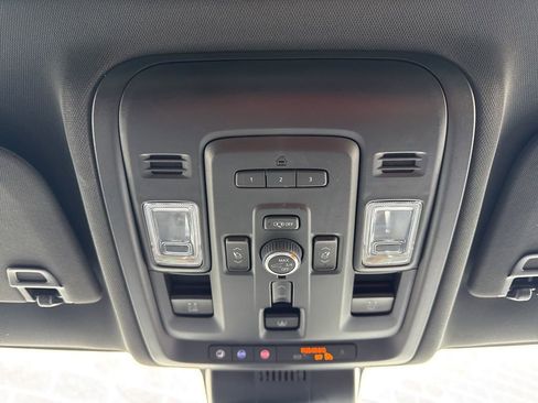 Used 2023 Chevrolet Tahoe Premier AWD/4WD image 34