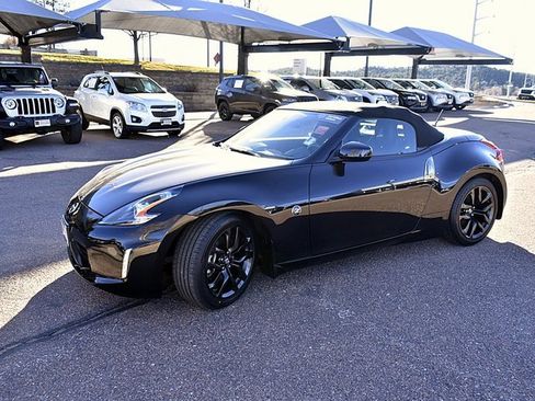 Used 2019 Nissan 370Z Touring image 22