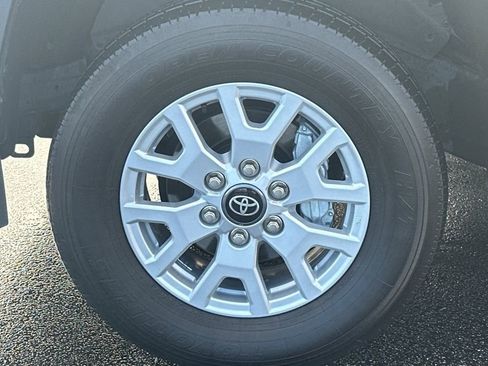 Used 2024 Toyota Tacoma SR5 AWD/4WD image 25