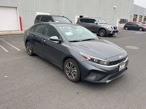 Used 2024 Kia Forte LXS image 3