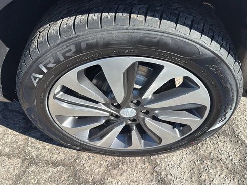 Used 2018 Buick Encore Essence AWD/4WD image 9