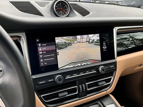 Used 2020 Porsche Macan S image 27