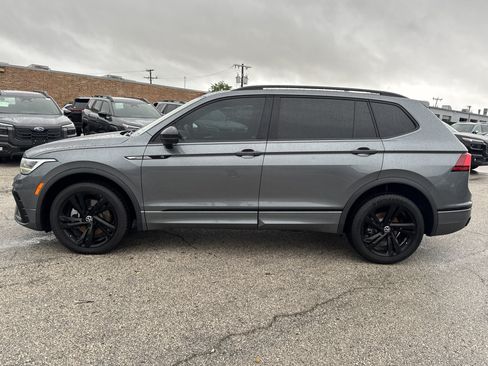 Used 2023 Volkswagen Tiguan SE R-Line FWD image 6
