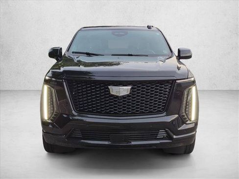 Used 2025 Cadillac Escalade Sport Platinum AWD/4WD image 2