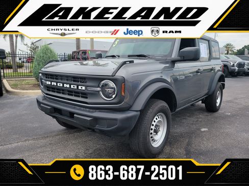 Used 2025 Ford Bronco 4-Door AWD/4WD image 3