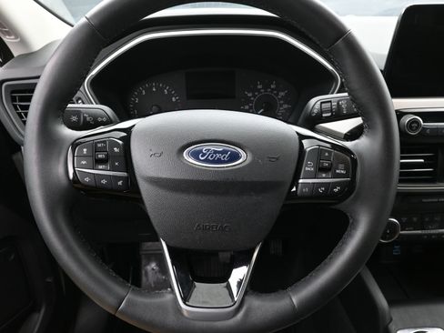 Used 2022 Ford Escape SE w/ SE Sport Appearance Package image 13