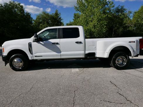 Used 2023 Ford F350 XL AWD/4WD image 2
