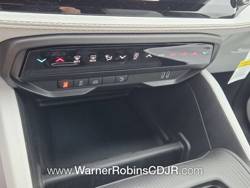 New 2026 Jeep Cherokee Limited image 23