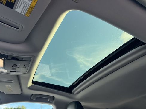 Used 2019 Lexus RX 350L w/ Premium Package image 15