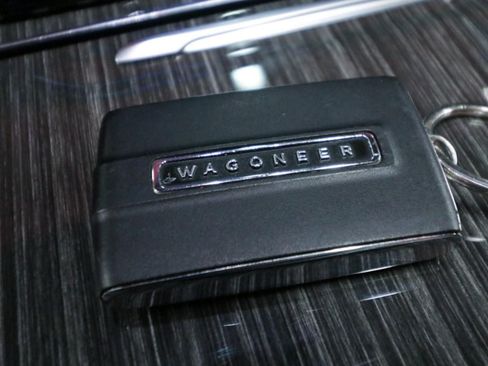Used 2022 Jeep Wagoneer Series III w/ Premium Group I AWD/4WD image 26