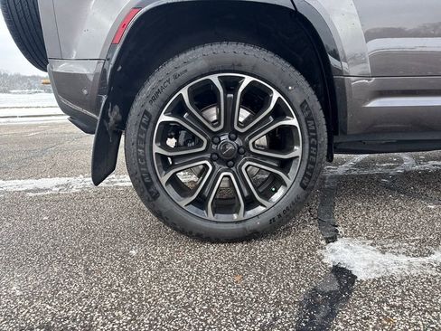 New 2026 Land Rover Defender 110 OCTA image 24