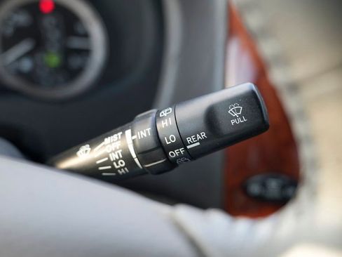 Used 2005 Toyota Sienna XLE image 38