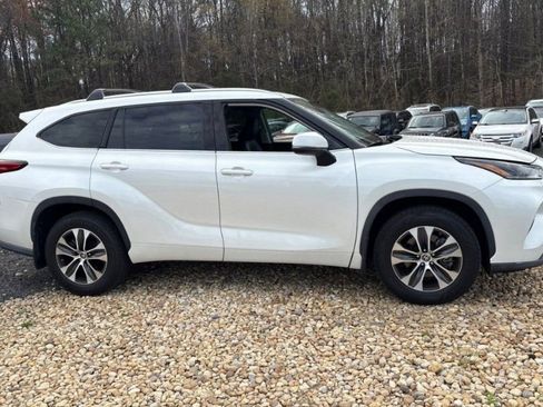 Used 2021 Toyota Highlander XLE image 4