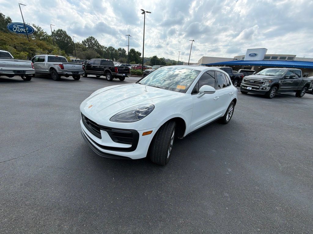 Used 2024 Porsche Macan AWD/4WD image 27