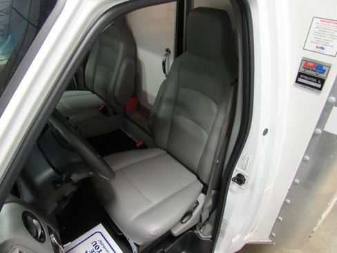 Used 2024 Ford E-350 and Econoline 350 Super Duty w/ Power Windows & Locks Group image 37