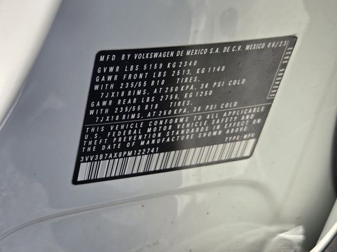 Used 2023 Volkswagen Tiguan SE image 31