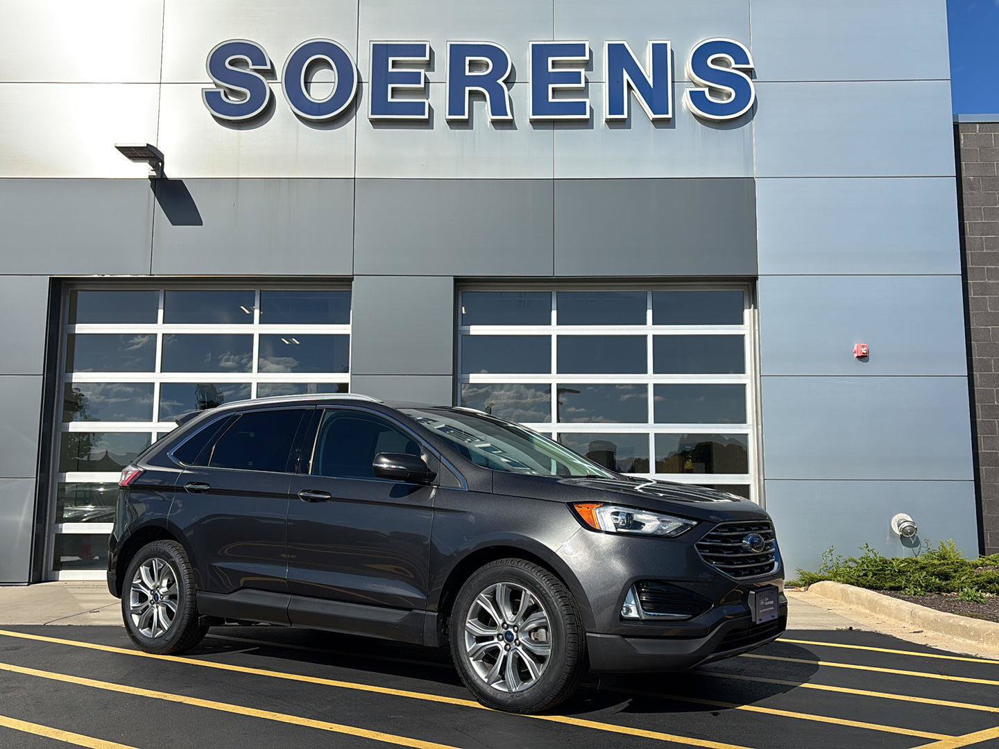 Certified 2019 Ford Edge Titanium w/ Cold Weather Package AWD/4WD image 1