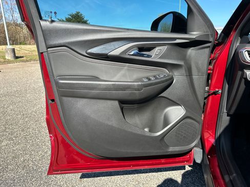 Used 2023 Chevrolet TrailBlazer RS w/ Convenience Package image 8