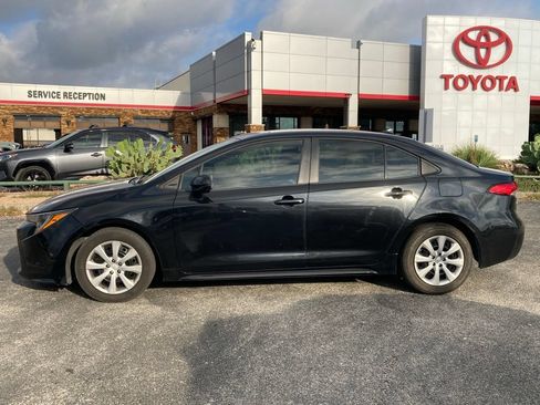 Used 2021 Toyota Corolla LE FWD image 7