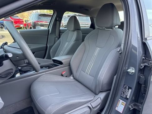 Used 2024 Hyundai Elantra SEL FWD image 8