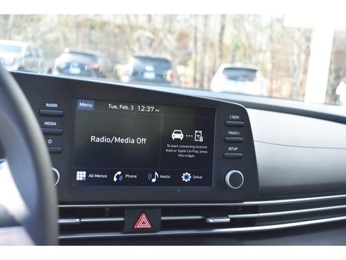 Used 2025 Hyundai Elantra SE image 22