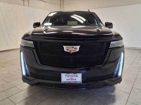 Used 2022 Cadillac Escalade Sport Platinum image 2