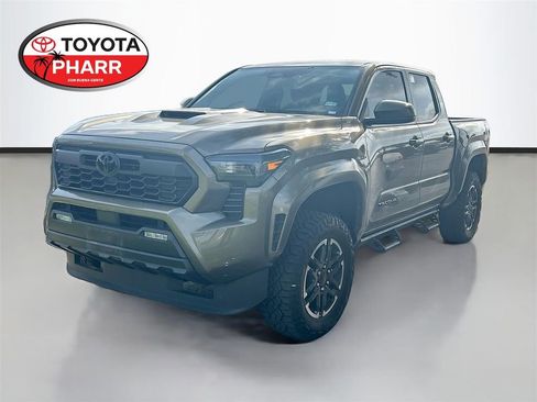 Used 2025 Toyota Tacoma TRD Sport AWD/4WD image 1