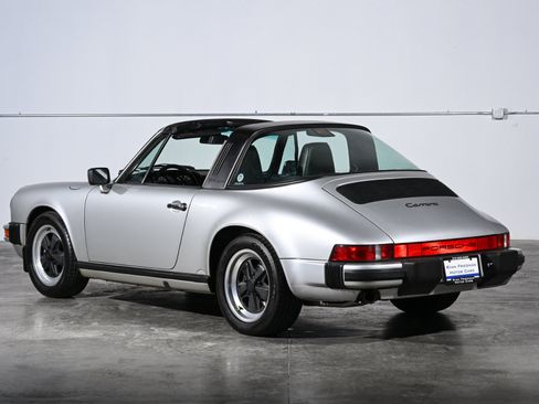 Used 1988 Porsche 911 Carrera RWD image 9