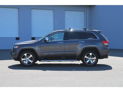Used 2015 Jeep Grand Cherokee Limited w/ Luxury Group II AWD/4WD image 2