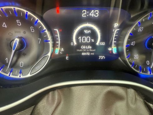 Used 2021 Chrysler Pacifica Touring image 15