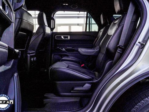 Used 2022 Ford Explorer ST image 17