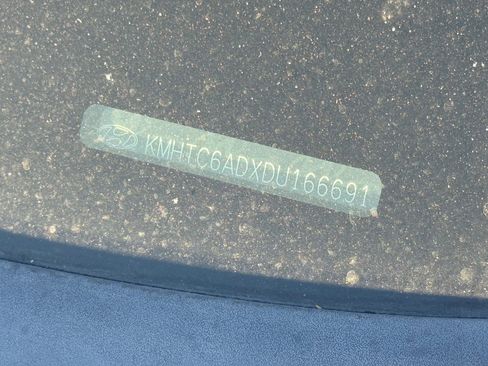 Used 2013 Hyundai Veloster image 8