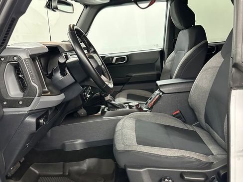 Used 2023 Ford Bronco Big Bend w/ Sasquatch Package AWD/4WD image 11