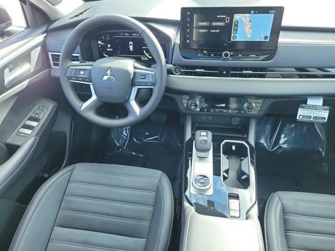 New 2026 Mitsubishi Outlander SE FWD image 16
