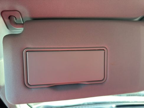 Used 2021 Ford F150 XLT image 24