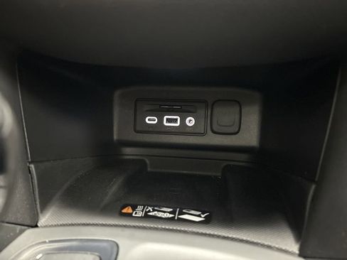 Used 2023 Chevrolet Equinox Premier AWD/4WD image 63