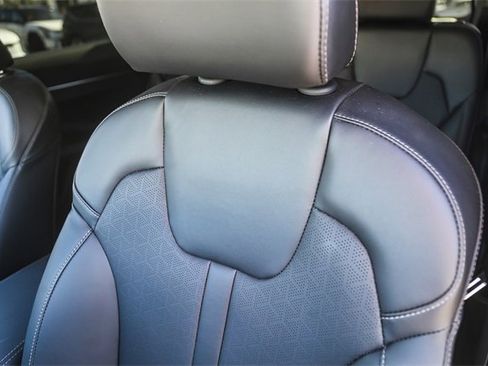 Certified 2022 Kia Sorento EX image 27