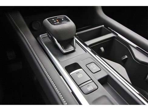 New 2025 Nissan Pathfinder SV image 19