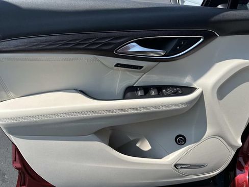 Used 2021 Buick Envision Avenir FWD image 19