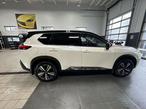 Used 2023 Nissan Rogue SL w/ SL Premium Package image 43