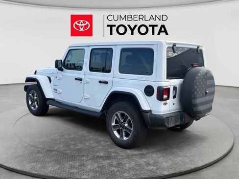 Used 2018 Jeep Wrangler Unlimited Sahara AWD/4WD image 3