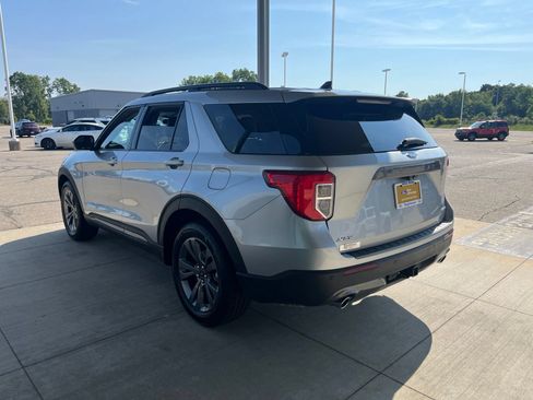 Certified 2024 Ford Explorer XLT w/ Equipment Group 202A AWD/4WD image 4